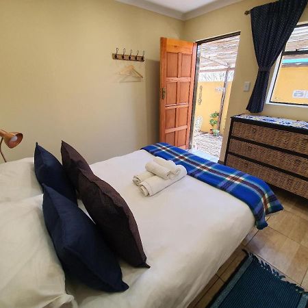 Lebo'S Soweto Backpackers Vandrarhem Exteriör bild