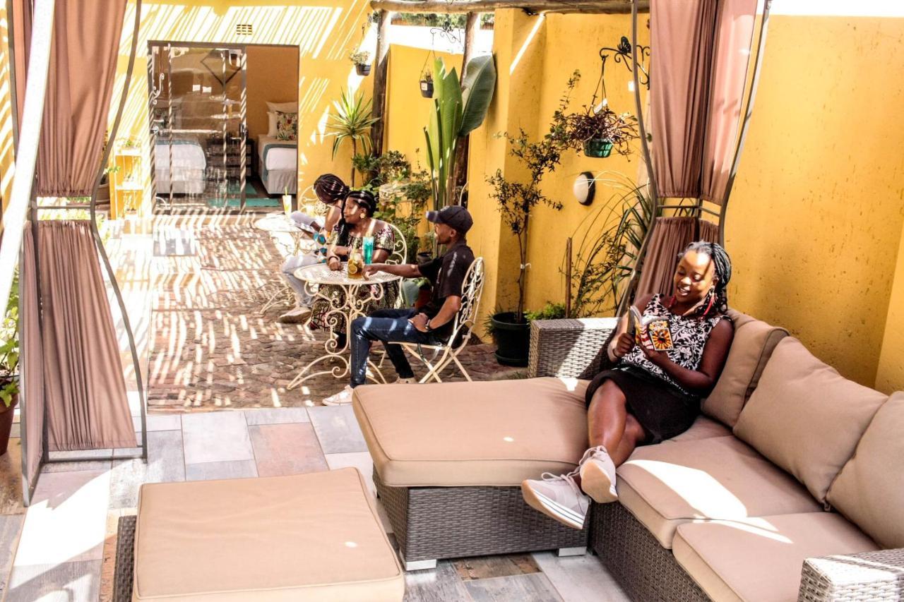 Lebo'S Soweto Backpackers Vandrarhem Exteriör bild