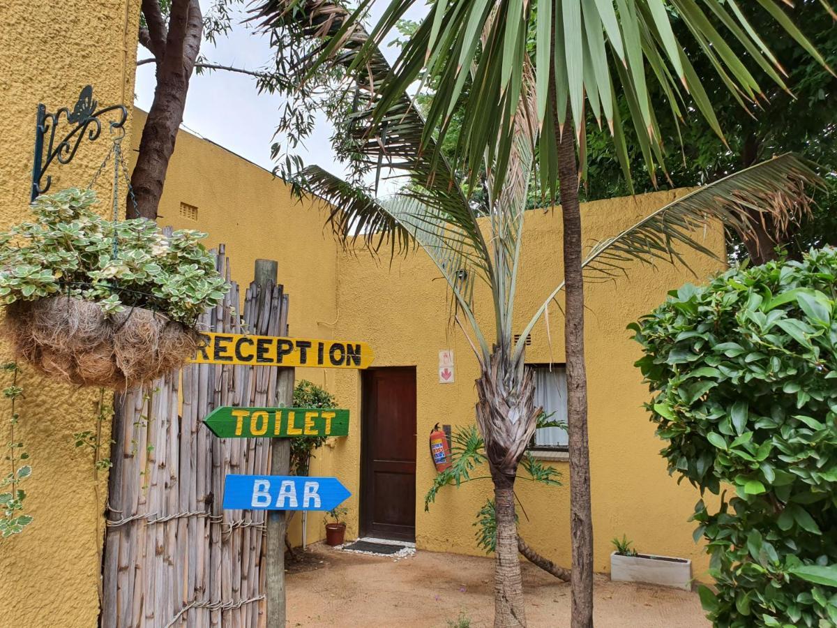 Lebo'S Soweto Backpackers Vandrarhem Exteriör bild